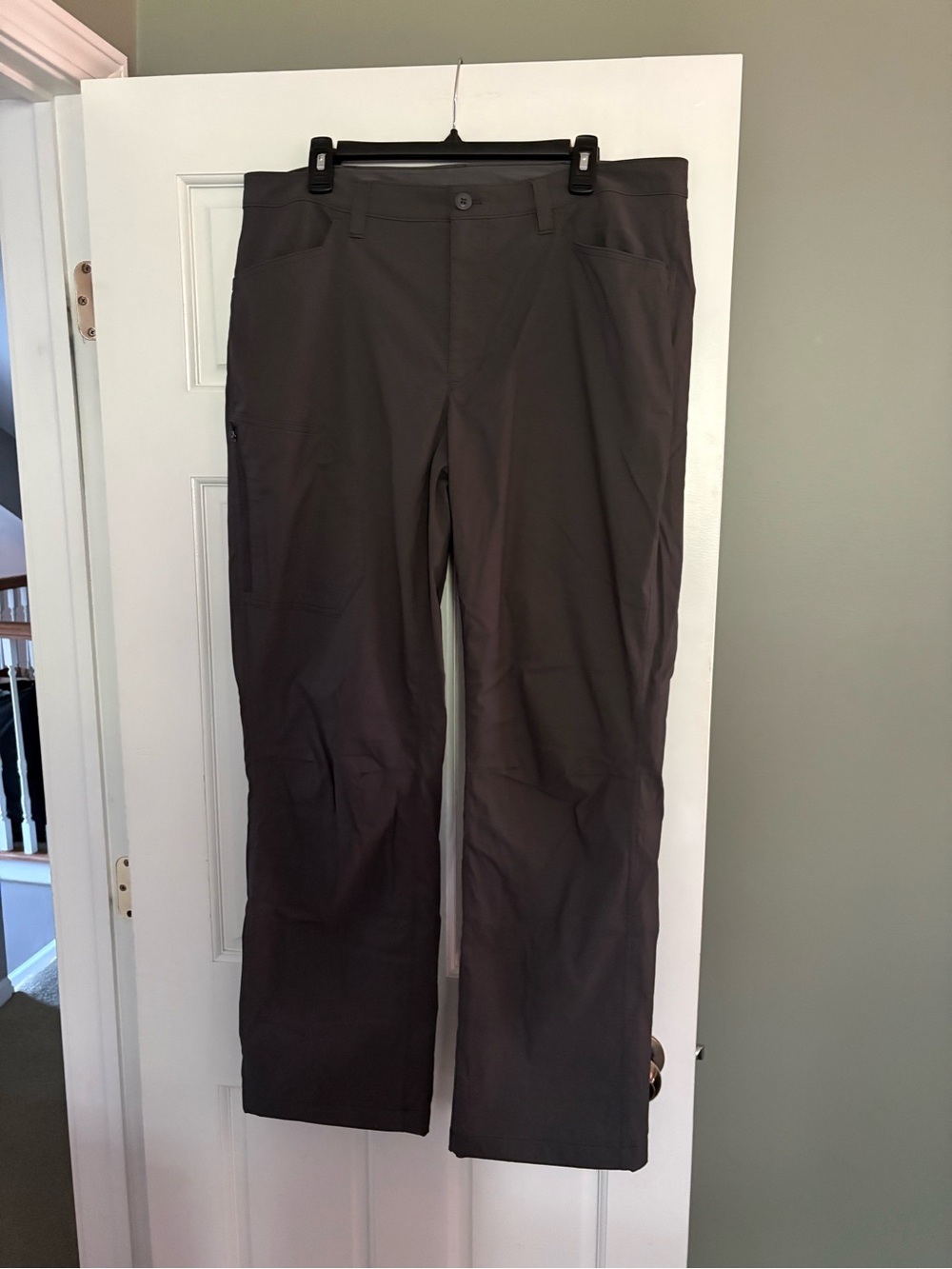 Eddie Bauer Men's Dark Gray fleece lined Cargo Pants